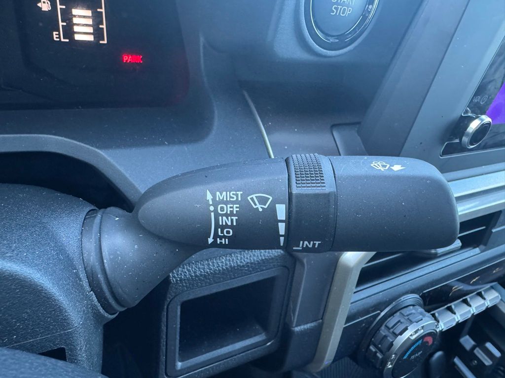 2024 Toyota Tacoma SR5 24