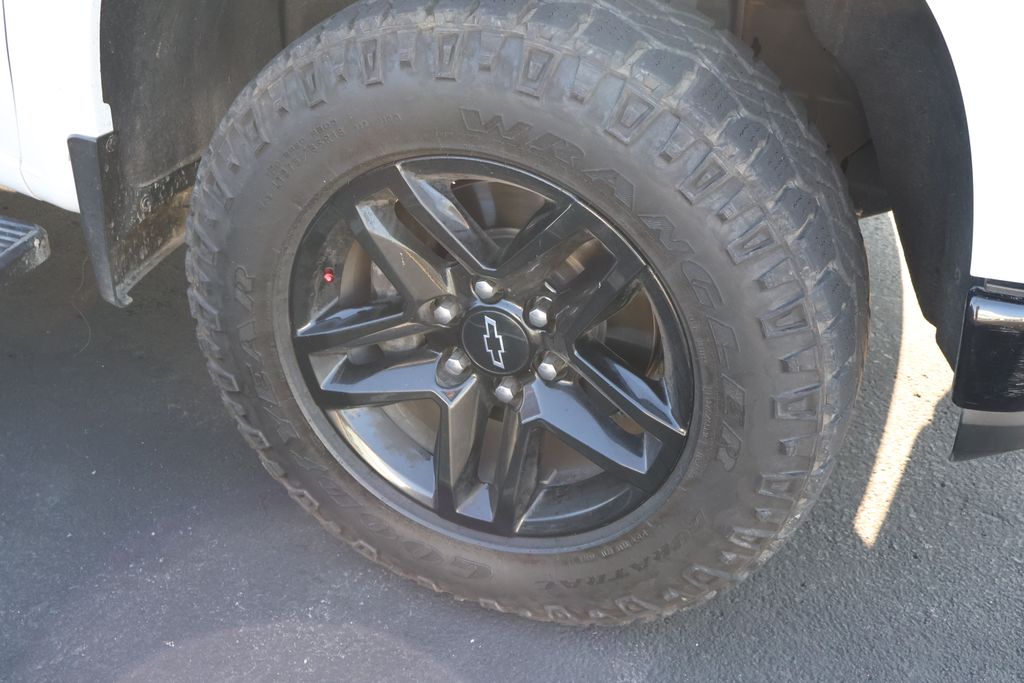 Thumbnail: 2021 Chevrolet Silverado 1500 - 5
