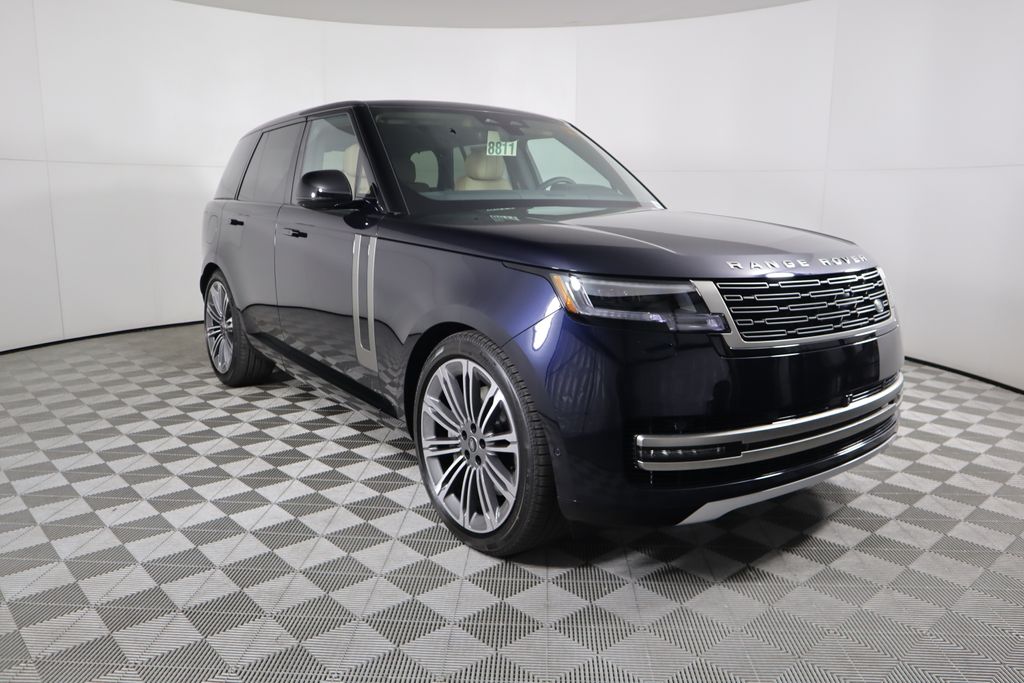 2025 Land Rover Range Rover SE 3