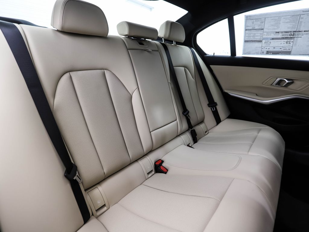 Thumbnail: 2025 BMW 3 Series - 29