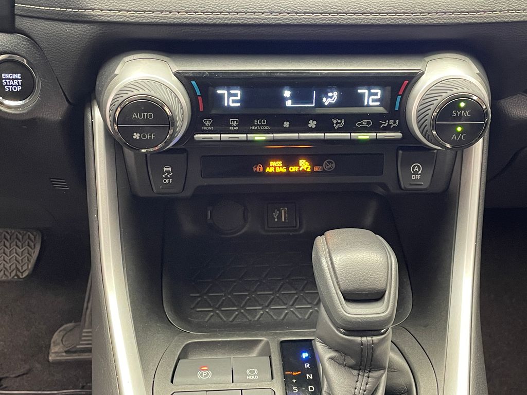 2023 Toyota RAV4 XLE 27