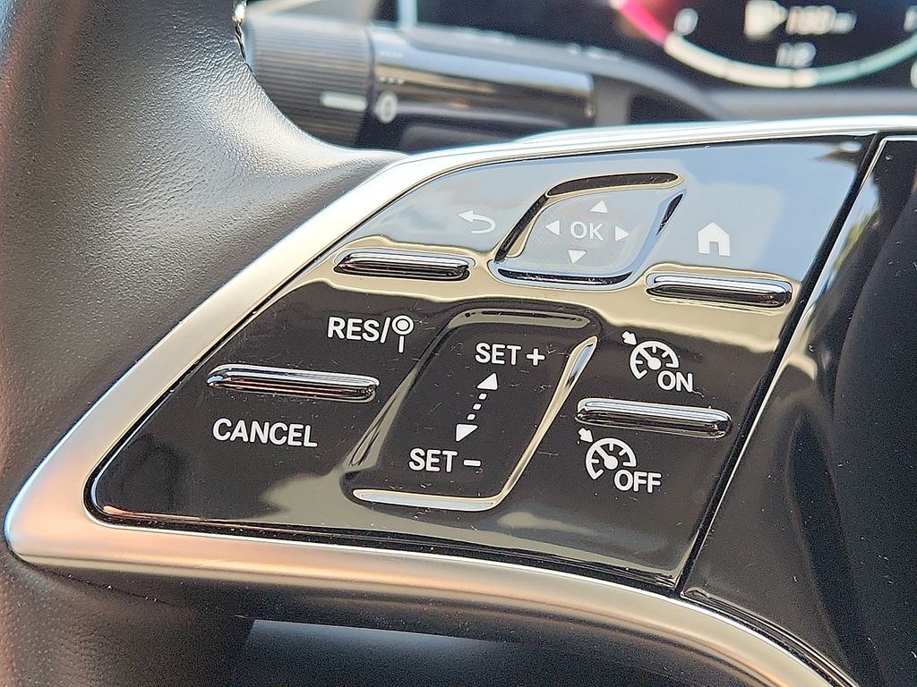 Thumbnail: 2025 Mercedes-Benz E-Class - 21