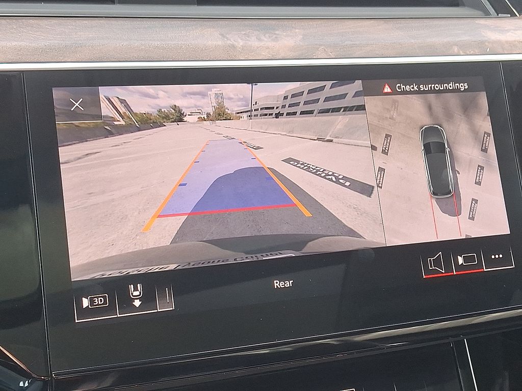 Thumbnail: 2019 Audi e-tron - 21