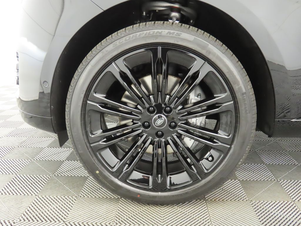 Thumbnail: 2025 Land Rover Range Rover - 31