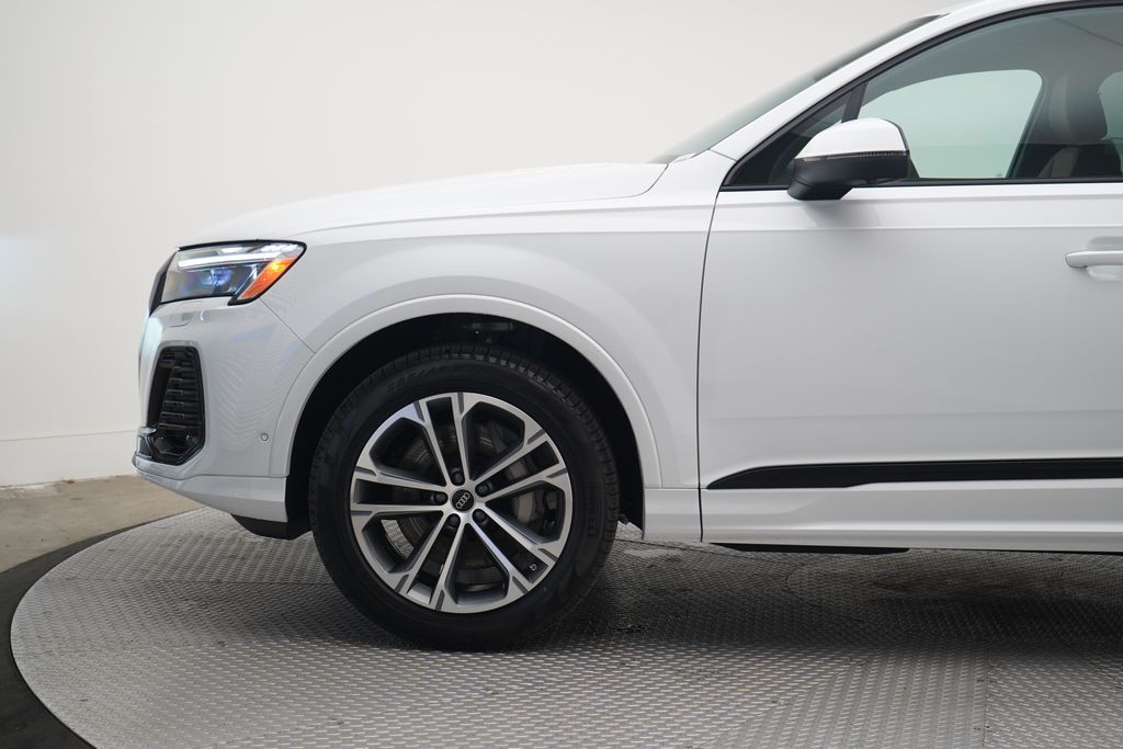 Thumbnail: 2026 Audi Q7 - 2