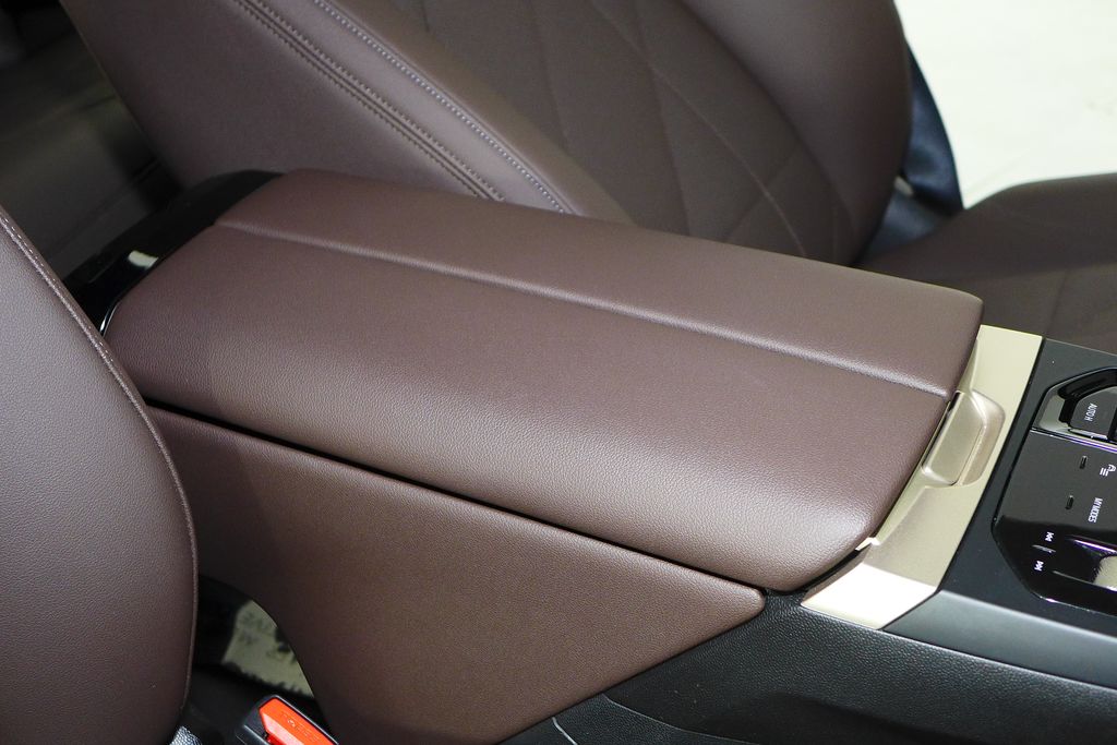 Thumbnail: 2024 BMW iX - 15