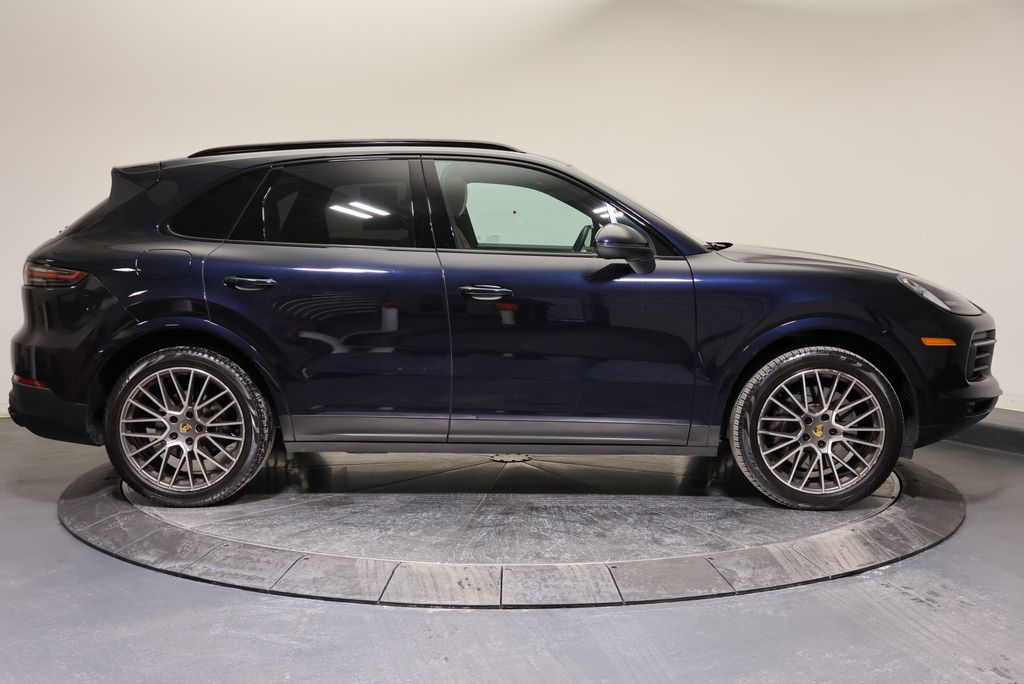Thumbnail: 2023 Porsche Cayenne - 6