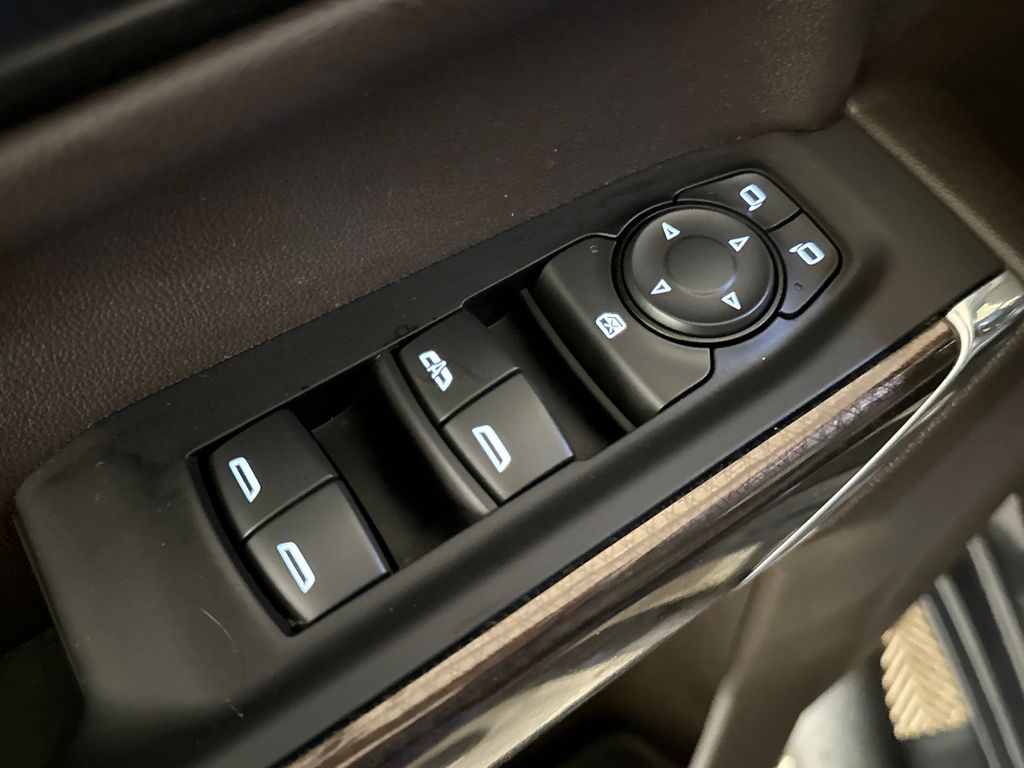 2021 Shadow Gray Metallic Chevrolet Silverado 1500 LT 4X4 Truck