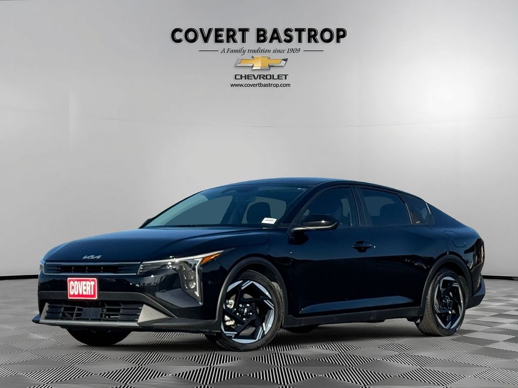 2025 Kia K4 Negro (Aurora Black) Sedán Tracción delantera Transmisión variable continua