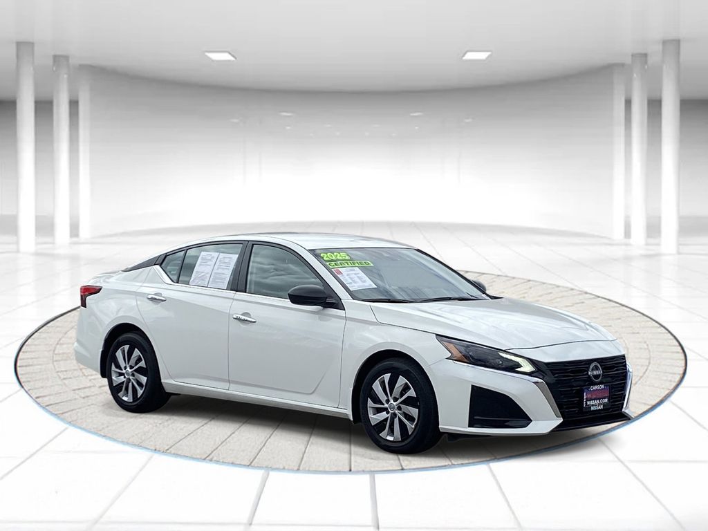 2025 Nissan Altima S - Photo 6