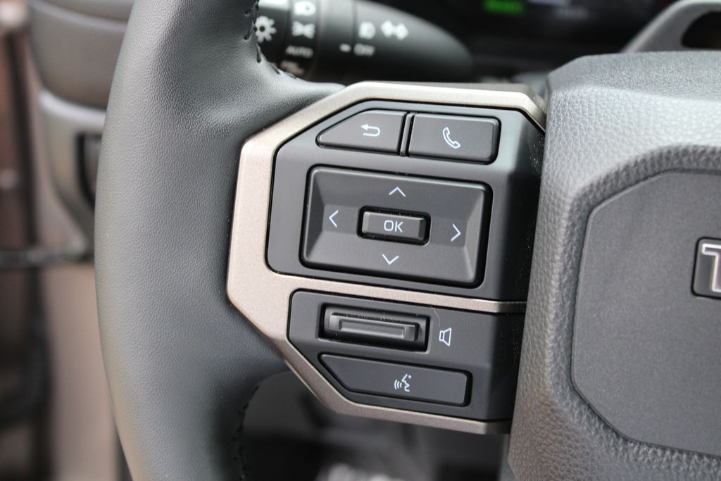 Used 2025  Toyota Base image 41