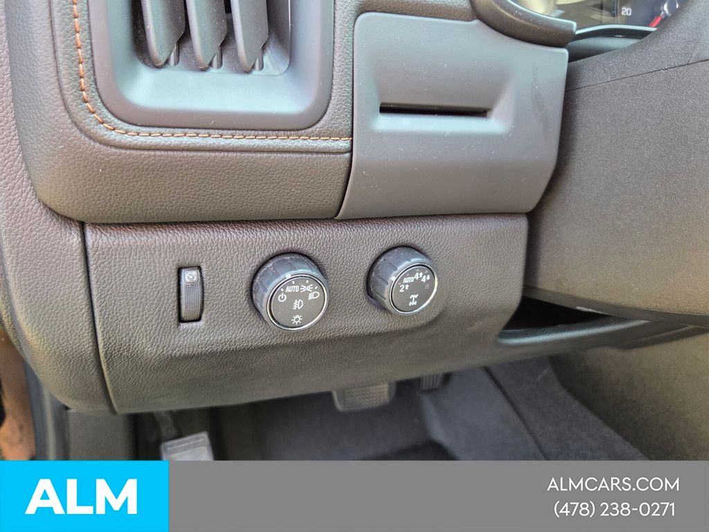Used 2021 Black GMC AT4 w/Leather image 26