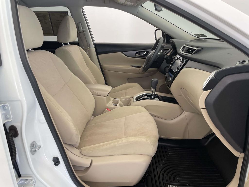 2016 Nissan Rogue SV White at Grove City Ford