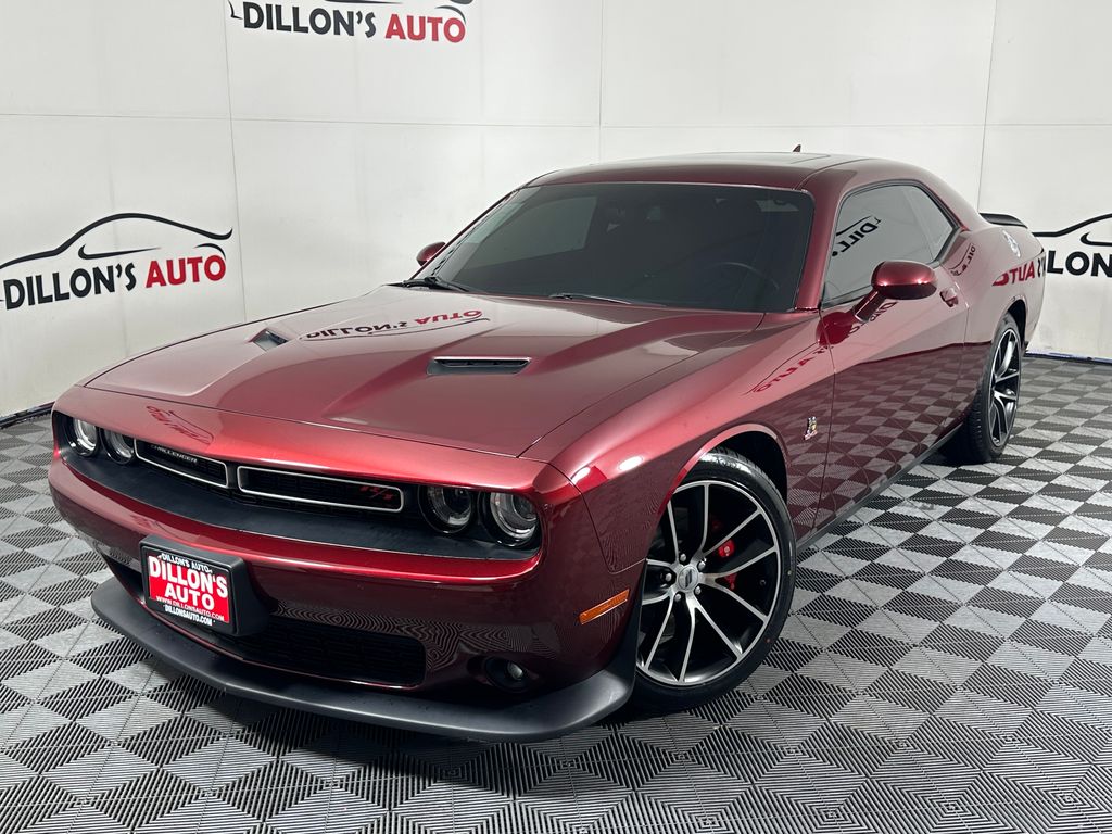 Octane Red Pearlcoat 2018 Dodge Challenger Coupe Rear-Wheel Drive 6-Speed Manual