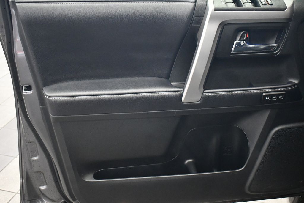 Thumbnail: 2019 Toyota 4Runner - 13