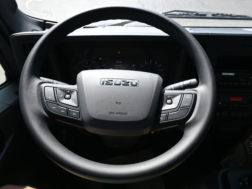 2025 Isuzu NPR XD 