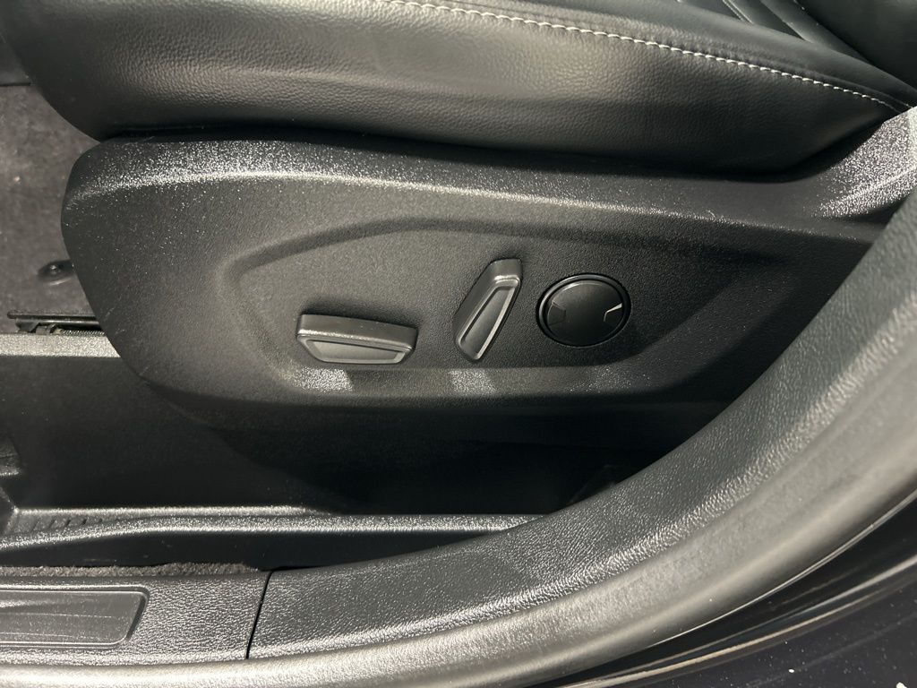 used 2024 Ford Edge car, priced at $29,837