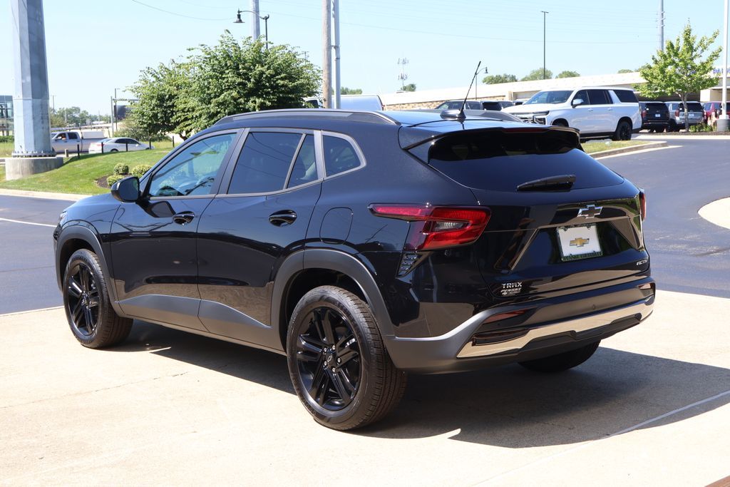 Thumbnail: 2026 Chevrolet Trax - 4