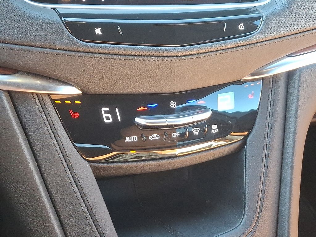 Thumbnail: 2025 Cadillac XT5 - 17