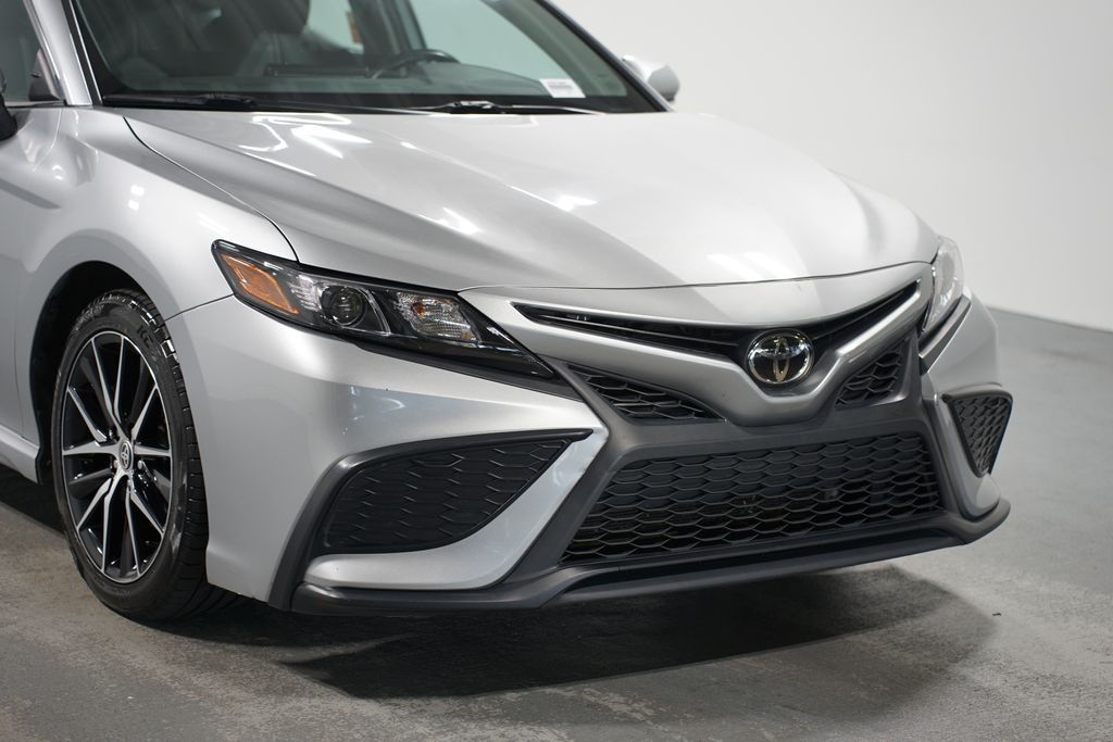 2022 Toyota Camry SE 4