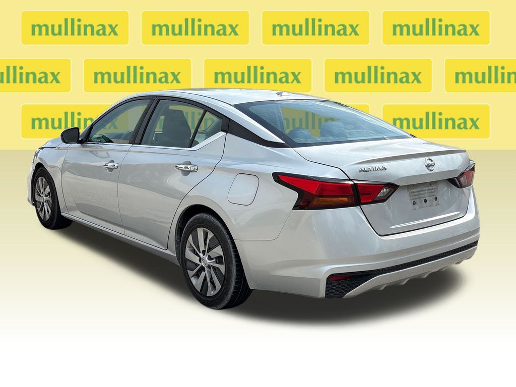 Used 2020 Silver Nissan 2.5 S image 11