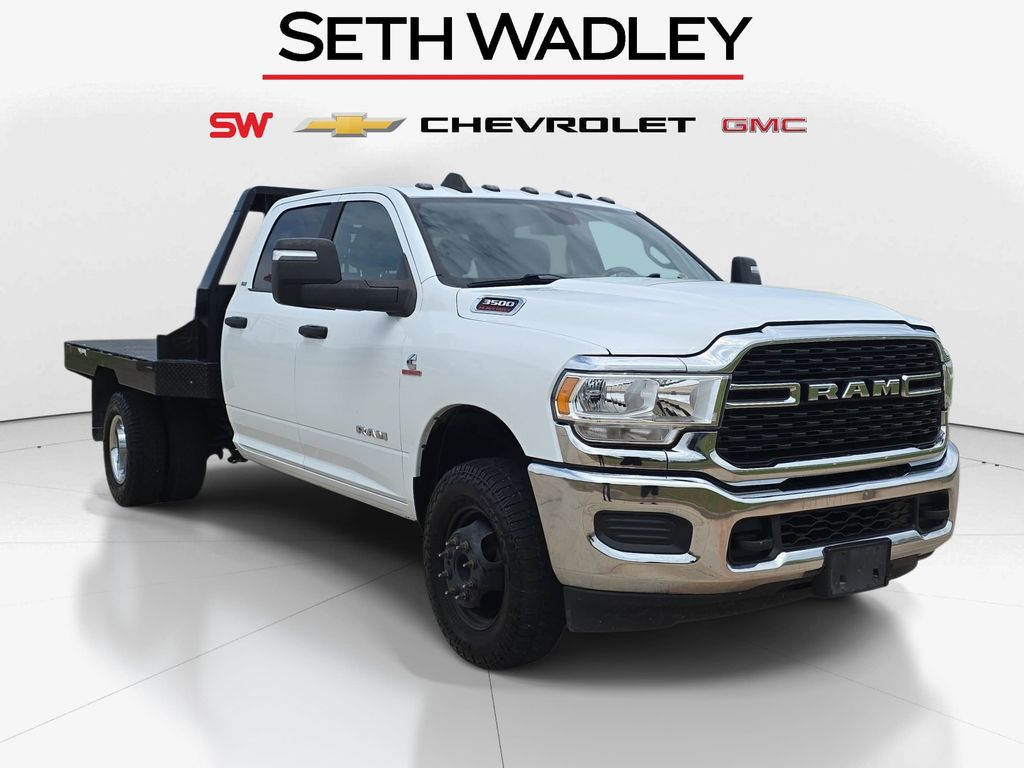 Bright White Clearcoat 2024 RAM 3500 Chassis SLT Crew Cab LB DRW 4WD Pickup Truck Four-Wheel Drive 6-Speed Automatic