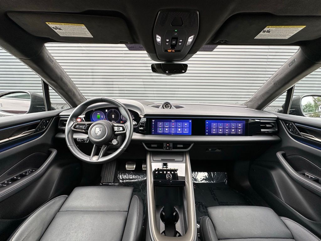 Thumbnail: 2024 Porsche Macan - 6