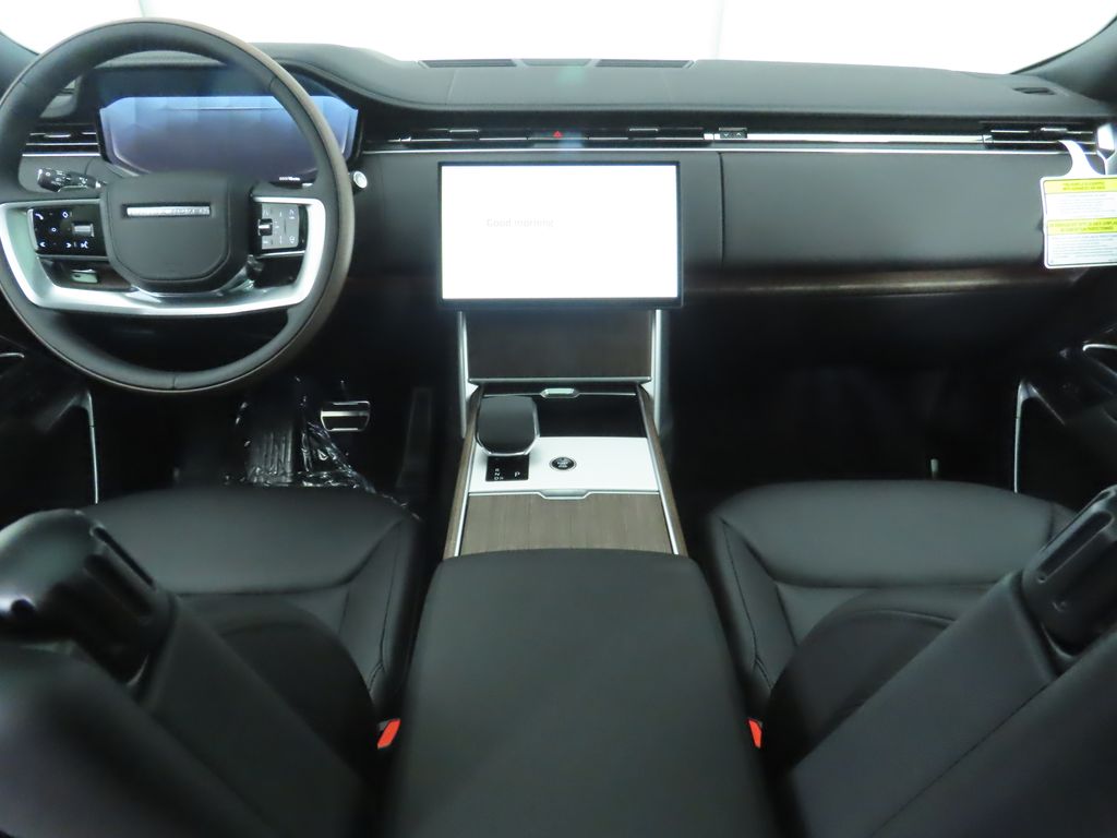 2025 Land Rover Range Rover SE 14