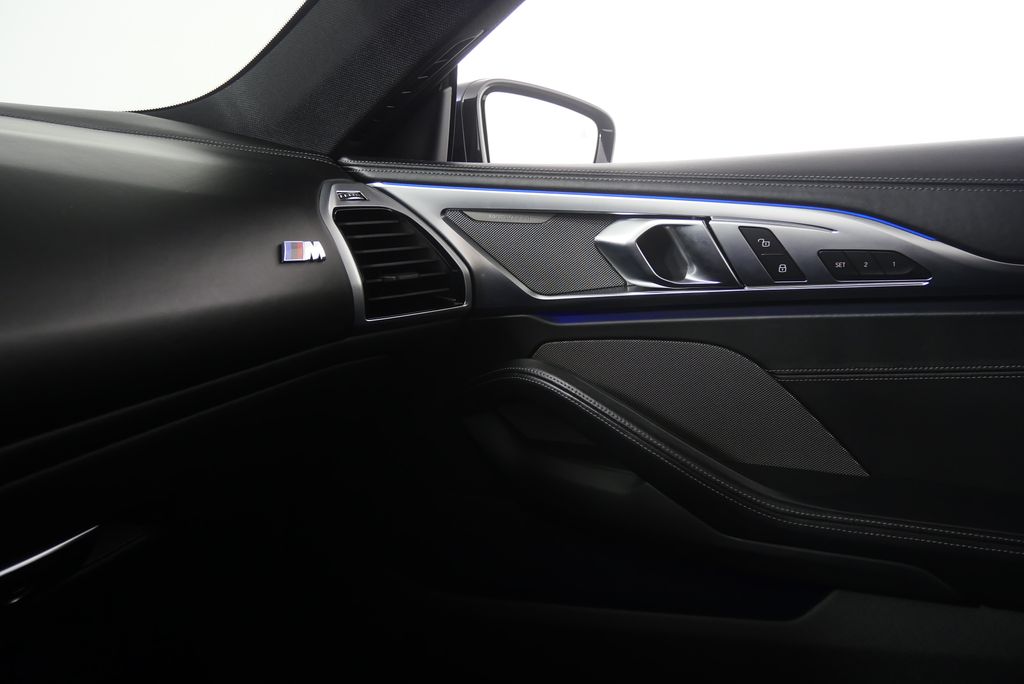 Thumbnail: 2022 BMW 8 Series - 23