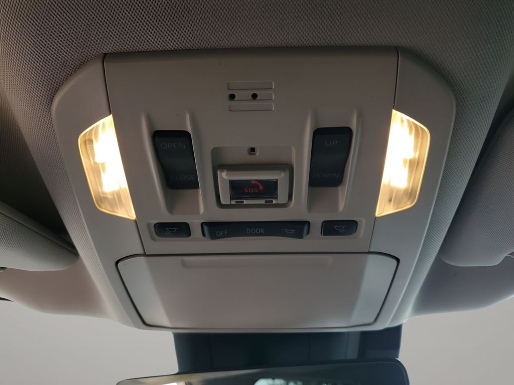 Used Car 2020 Toyota Highlander Hybrid  Limited For Sale Under $25,000 In Austin, Texas