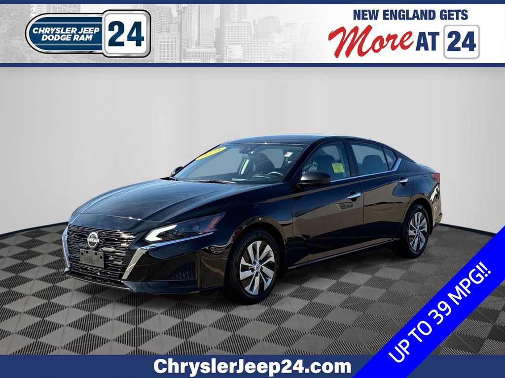 Super Black 2024 Nissan Altima Sedan Front-Wheel Drive Continuously Variable Transmission
