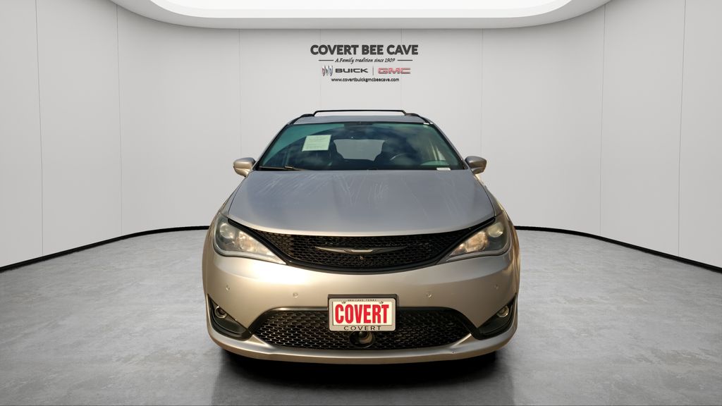 Used Car 2019 Chrysler Pacifica  Touring L Plus For Sale Under $20,000 In Austin, Texas