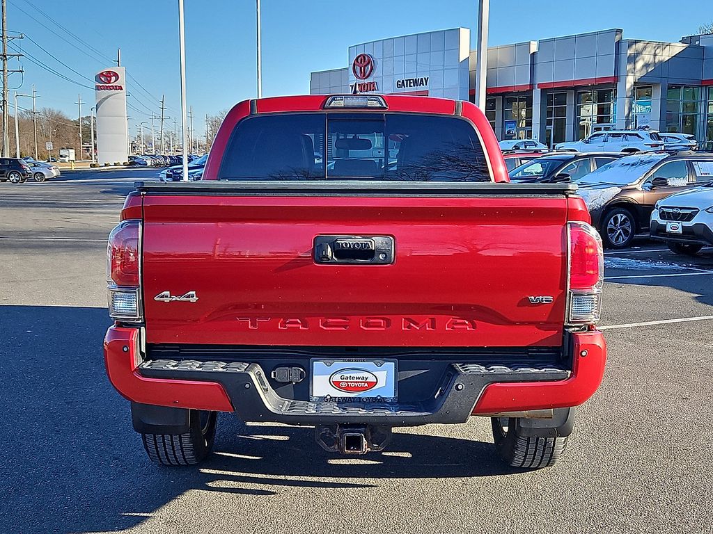 Thumbnail: 2017 Toyota Tacoma - 11