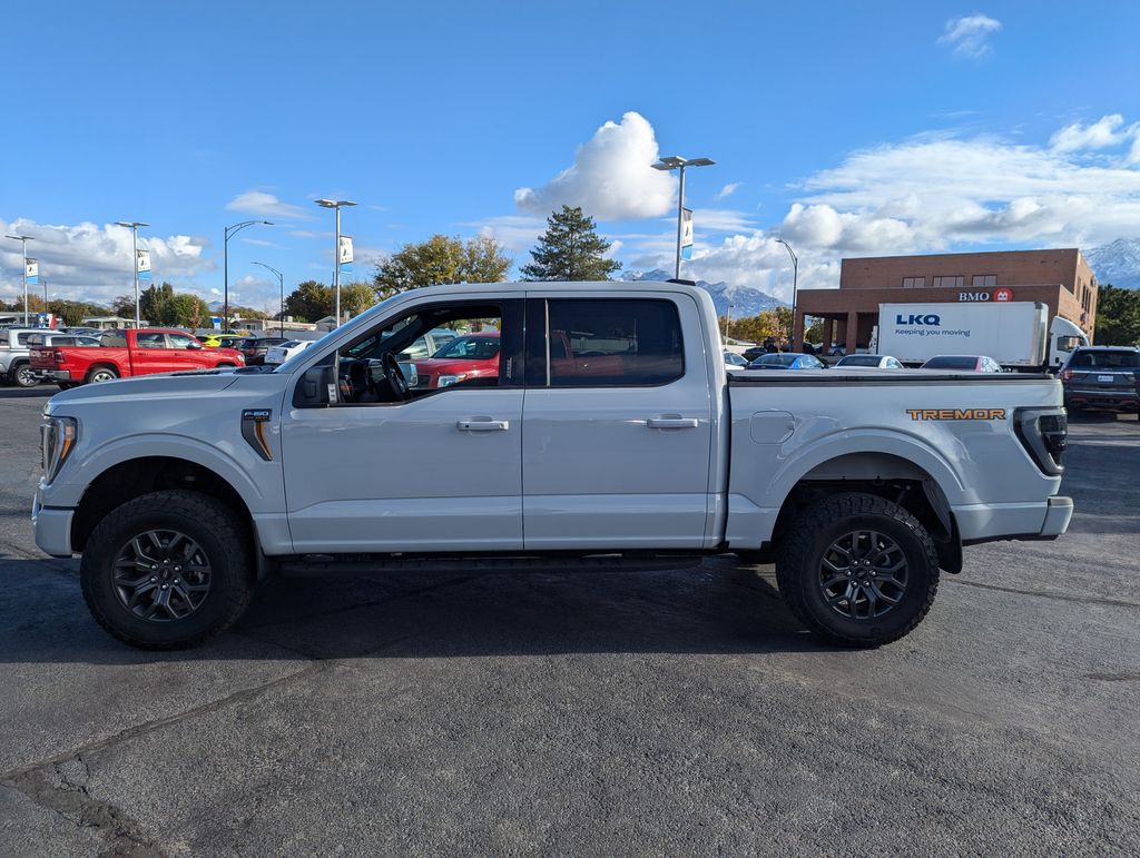 2023 Ford F-150 XL 8