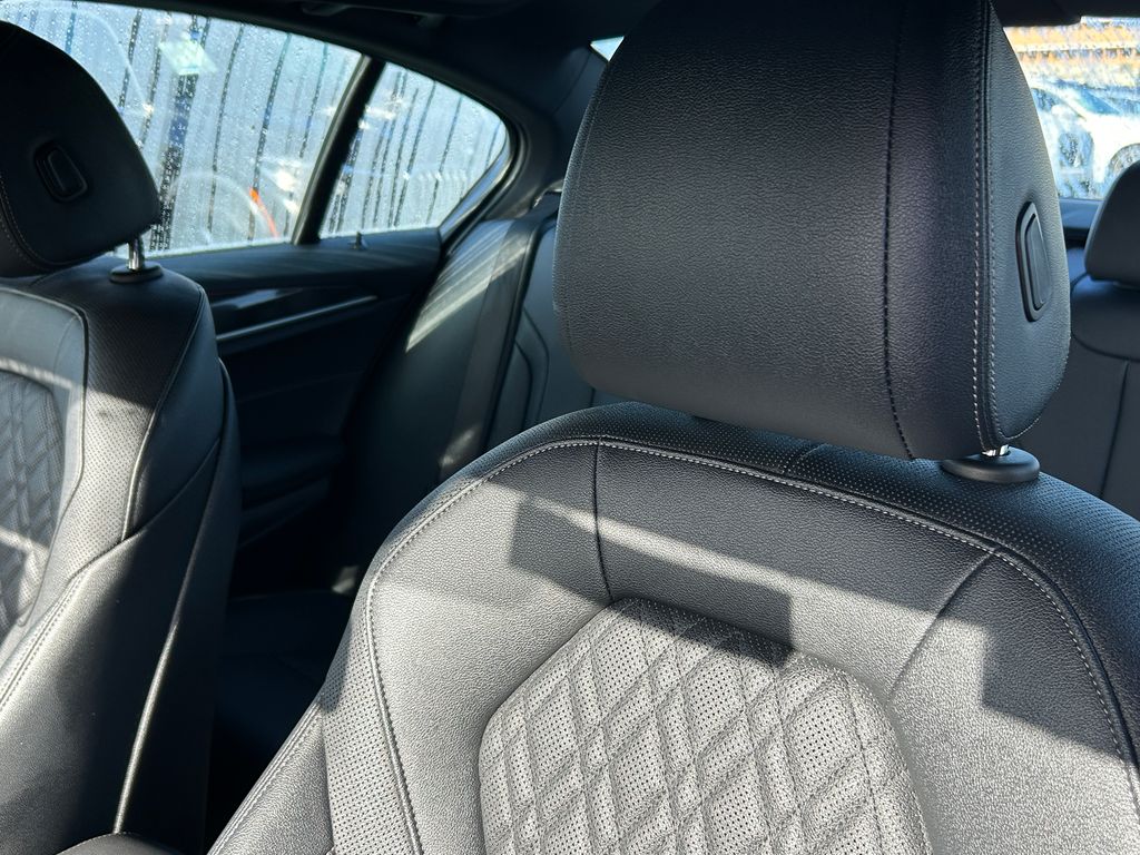 Thumbnail: 2022 BMW 5 Series - 14