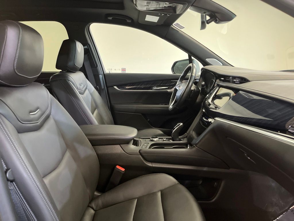 used 2024 Cadillac XT6 car, priced at $43,500