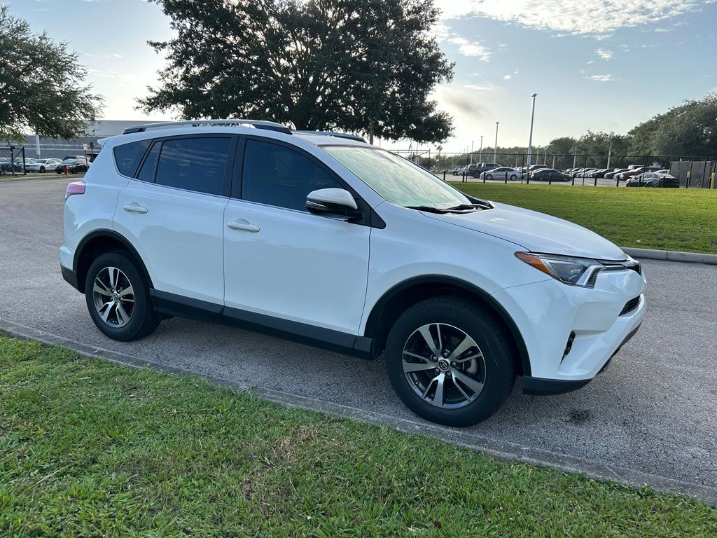Thumbnail: 2018 Toyota RAV4 - 7