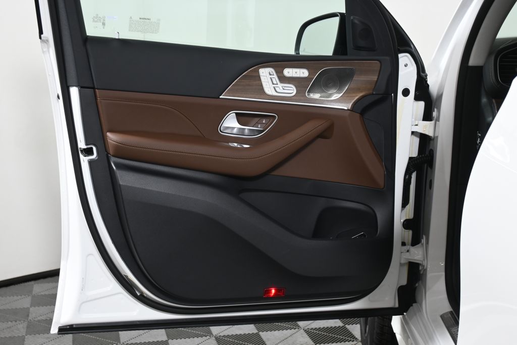 Thumbnail: 2026 Mercedes-Benz GLE - 24