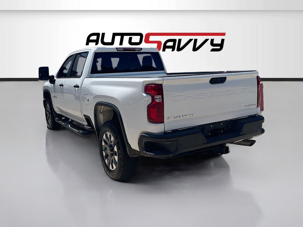 Used 2025 White Chevrolet Custom image 5