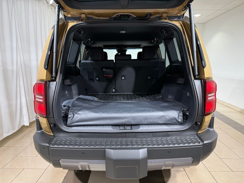 Thumbnail: 2025 Toyota Land Cruiser - 11