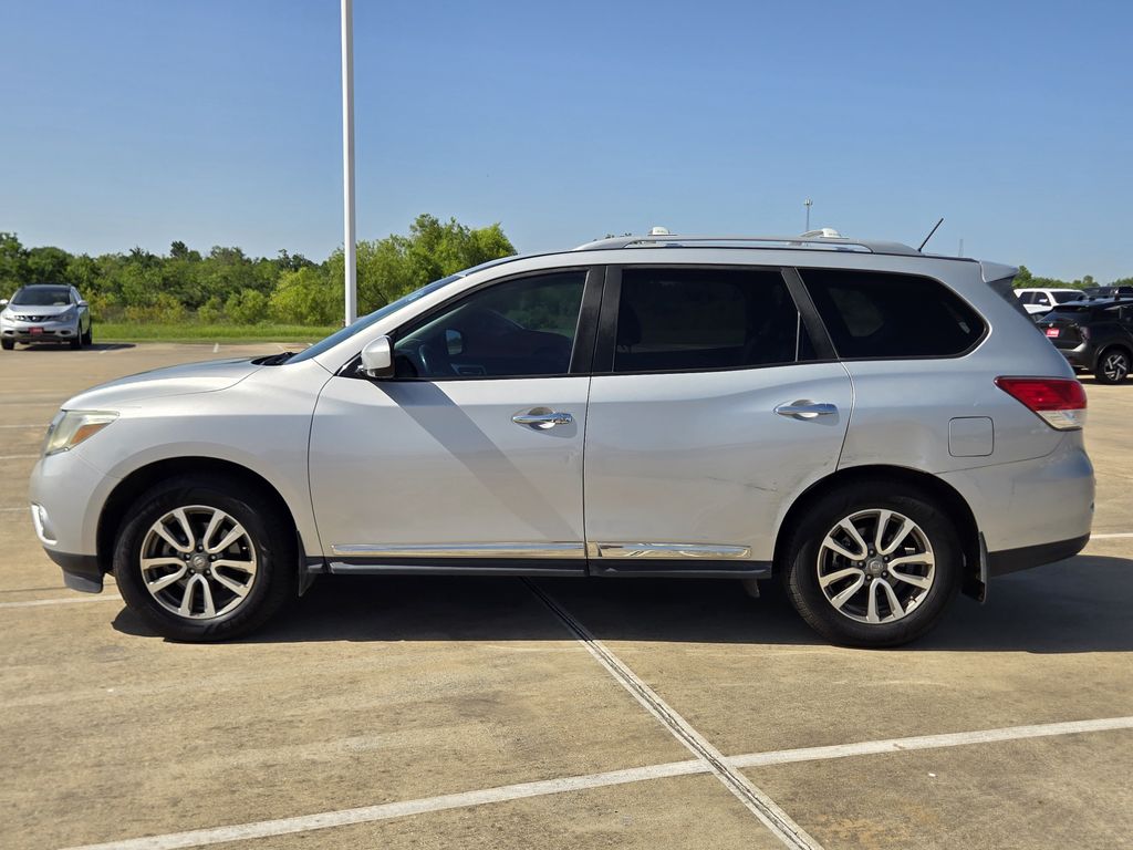 2016 Nissan Pathfinder SL Silver at Bravo Nissan