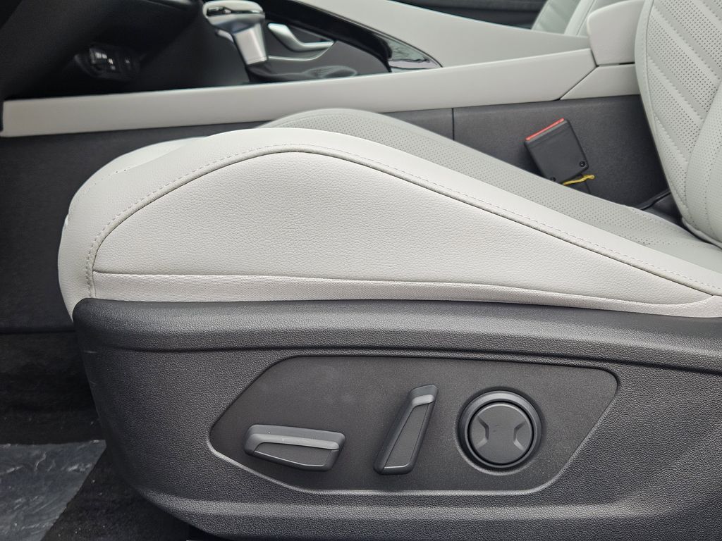 2025 Hyundai Elantra Hybrid