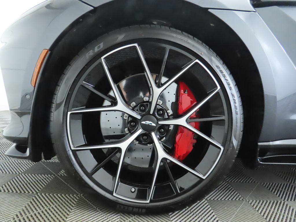 Thumbnail: 2026 Aston Martin DBX - 31