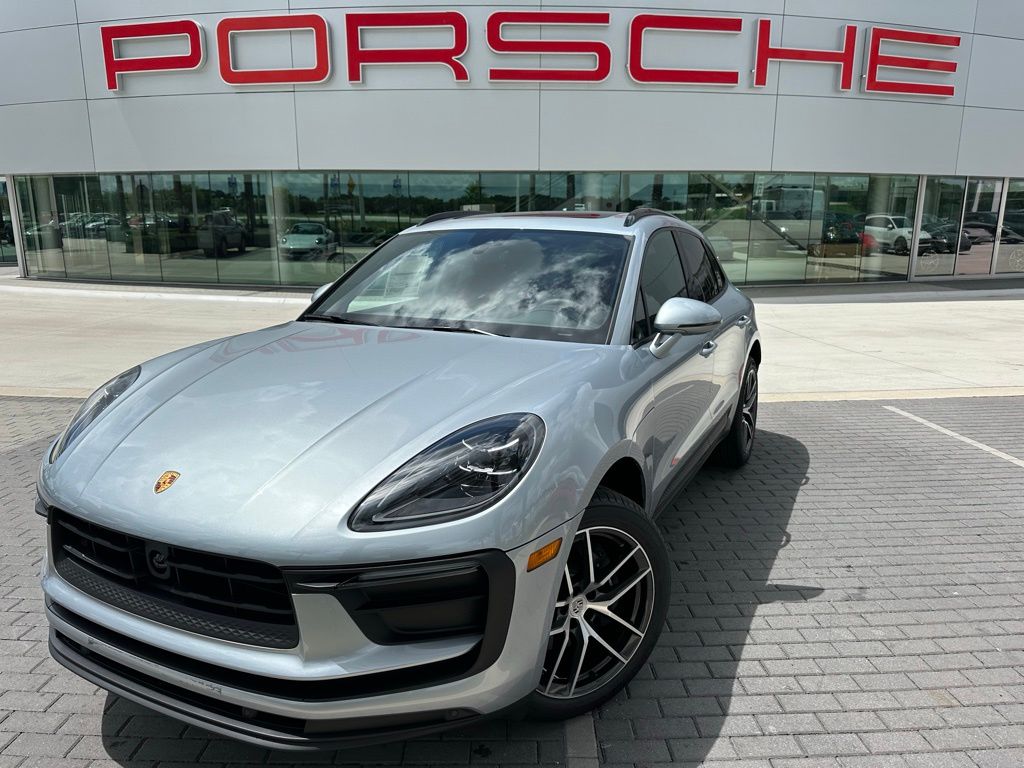 Thumbnail: 2025 Porsche Macan - 1