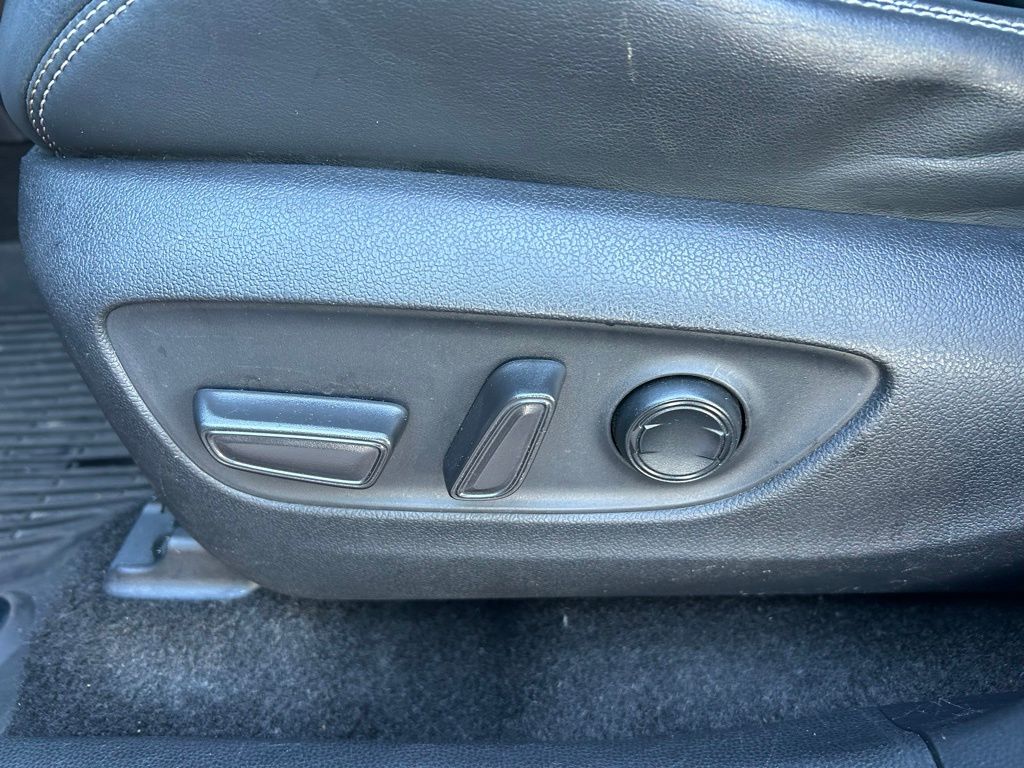 Thumbnail: 2021 Toyota RAV4 - 16