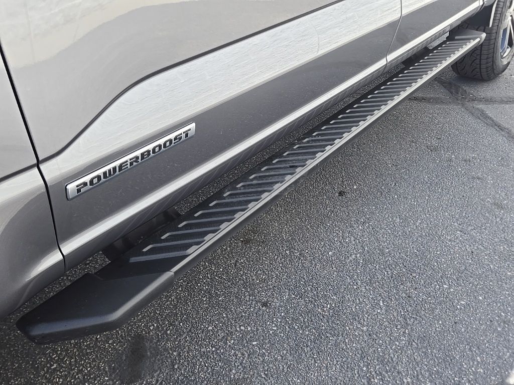 Used 2023 Gray Ford XLT image 18