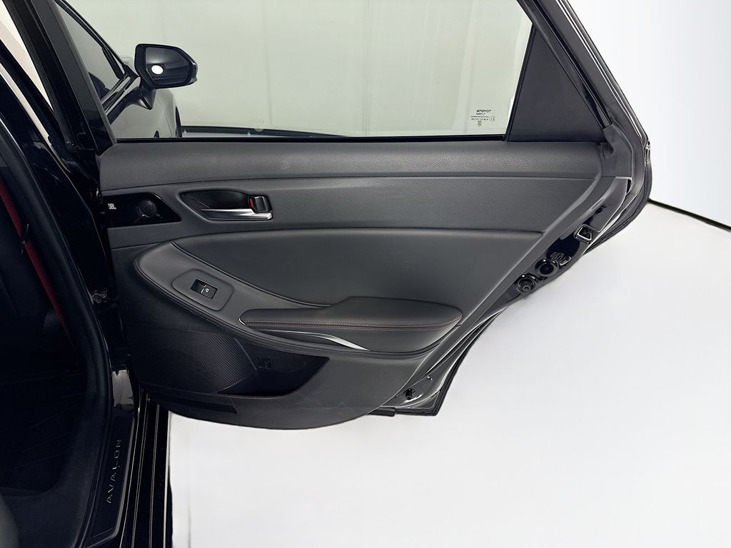 Thumbnail: 2021 Toyota Avalon - 28