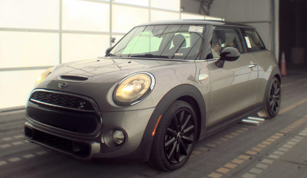 Silver Metallic 2017 MINI Cooper Hatchback Front-Wheel Drive 7-Speed Automatic
