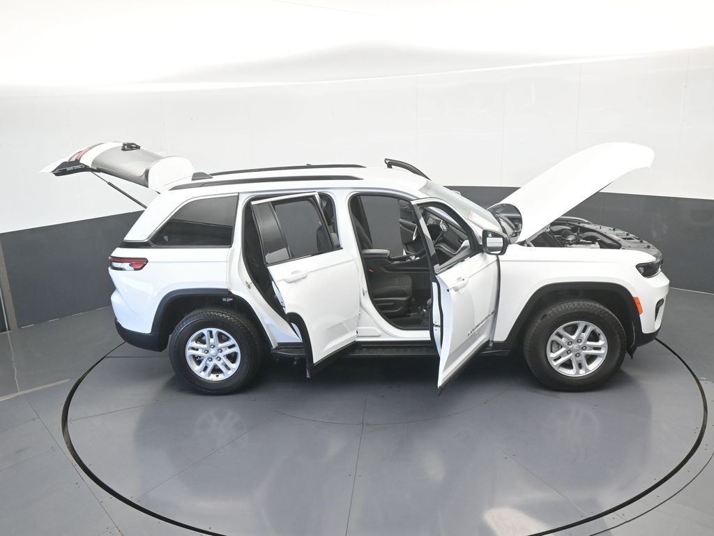 Used 2025 Bright White Clearcoat Jeep Laredo image 41