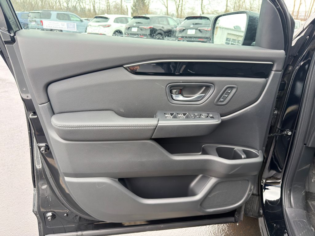 Thumbnail: 2026 Honda Pilot - 18